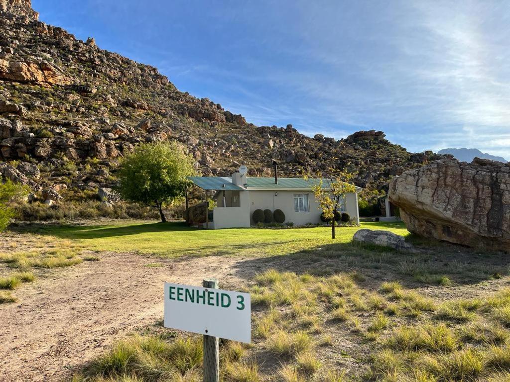 Kunje Guesthouse Op-die-Berg Exterior photo